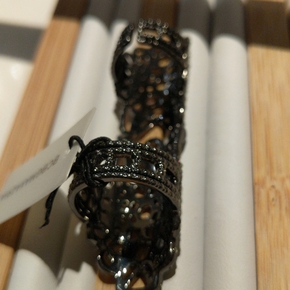 NWT BCBG Maxazria Pave Joint Ring - Picture 10 of 13
